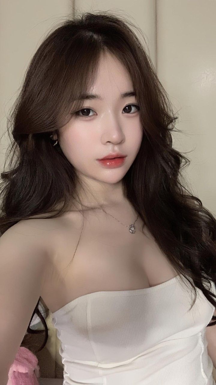 Thùy Linh, 21 tuổi ở Hà Nội
